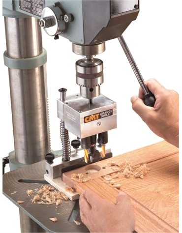 Sistema universale per la foratura di cerniere nelle dime CMT® Jigs di CMT