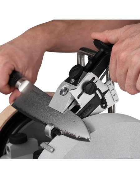 Affûtage d'un couteau de chef après réglage avec KS-123 Tormek