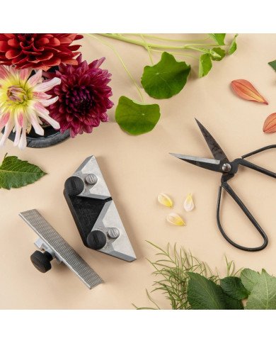 Dispositivo per affilare le forbici SC-60