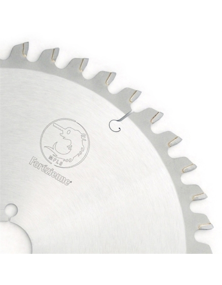 Lame circulaire carbure denture gouge tronquée