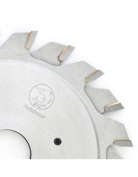 Extensible carbide tipped scoring blades for system without adjusting rings
