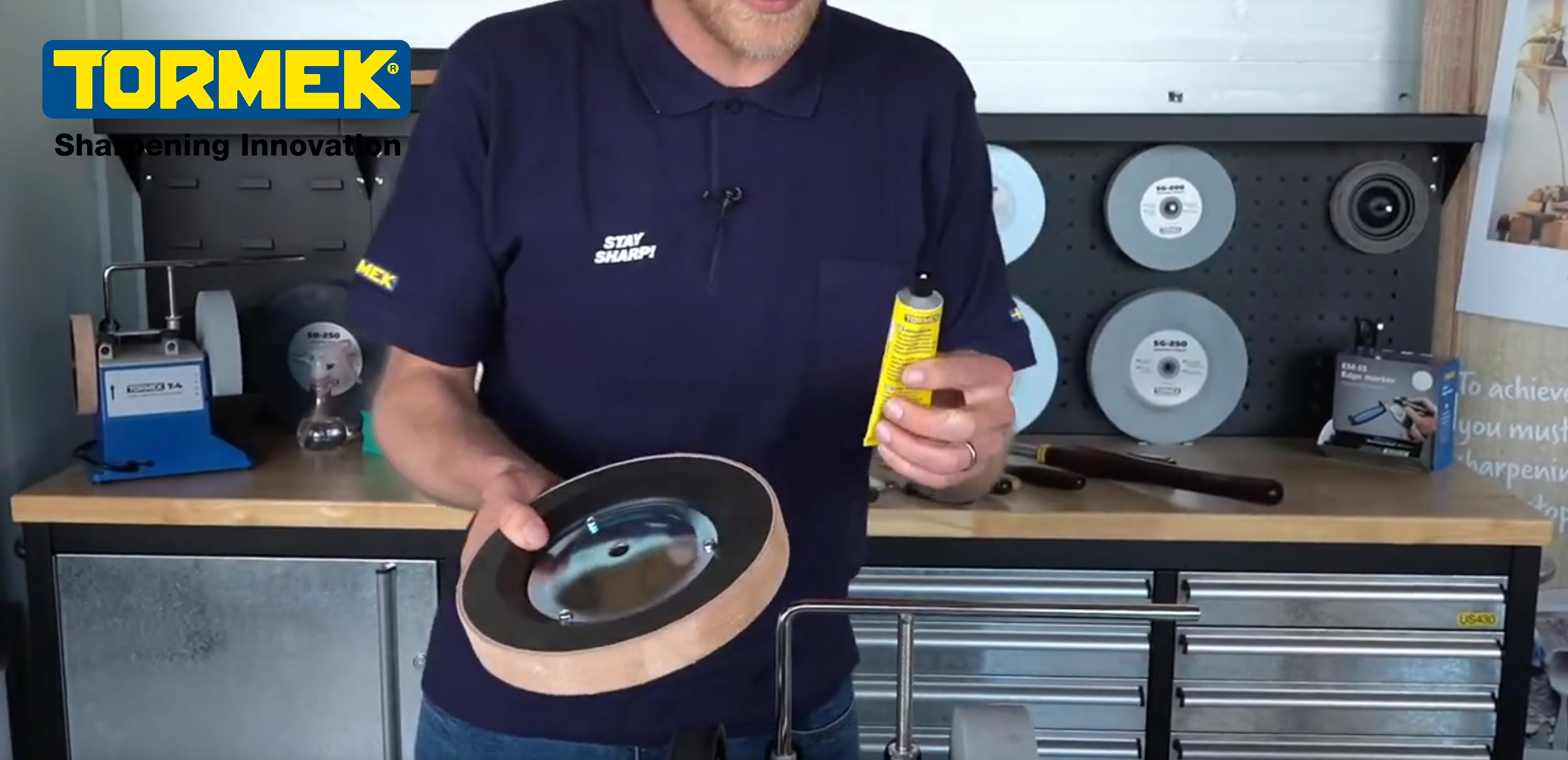 Présentation du ube de pâte à demorfiler PA-70 de Tormek