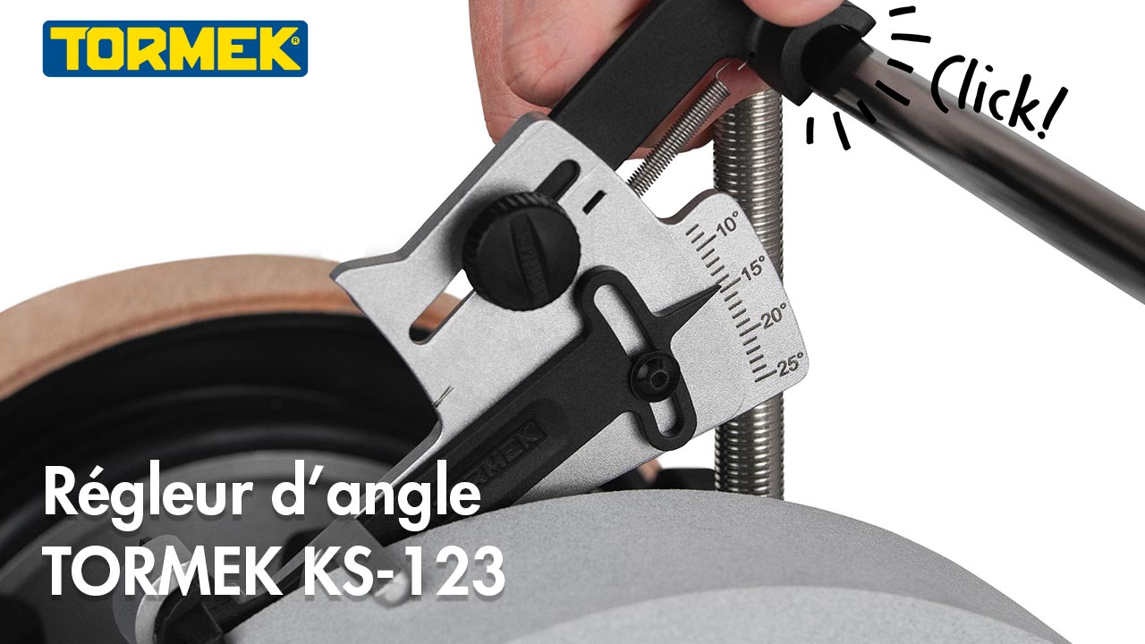 Pour une bonn eutilisation du KS-123, il faut d'abord bien le fixer sur le guide de votre affûteuse Tormek. Vous dez entre un click qui signifie que le positionneur est bien maintenu.