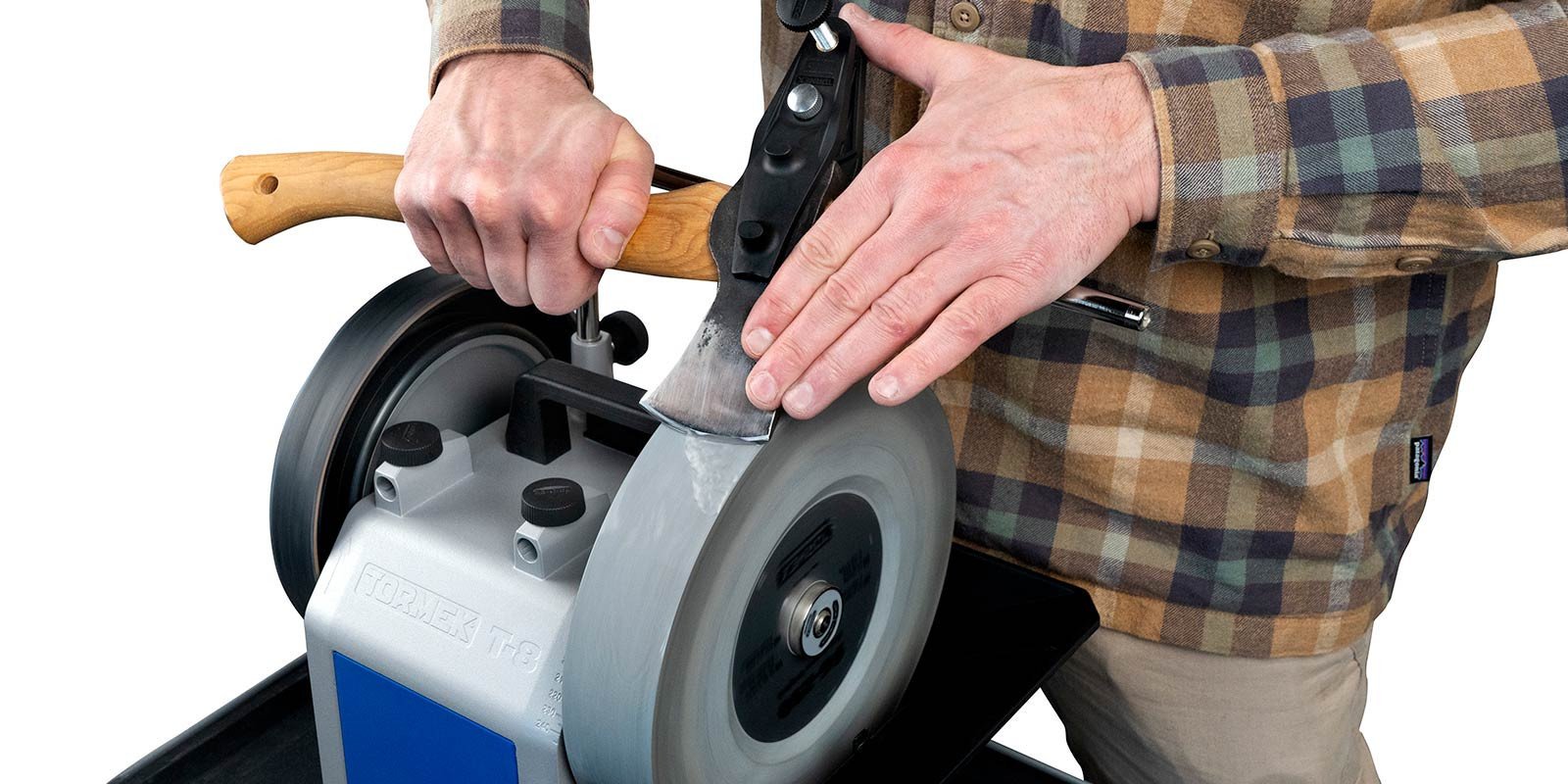 Guide d'affûtage d'une hache avec une affûteuse Tormek